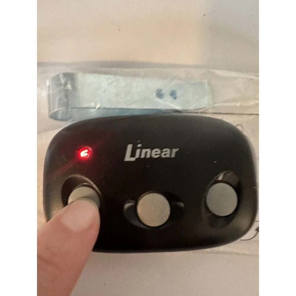 Linear MegaCode 3-Channel Visor Transmitter MCT-3 - Picture 2 of 3